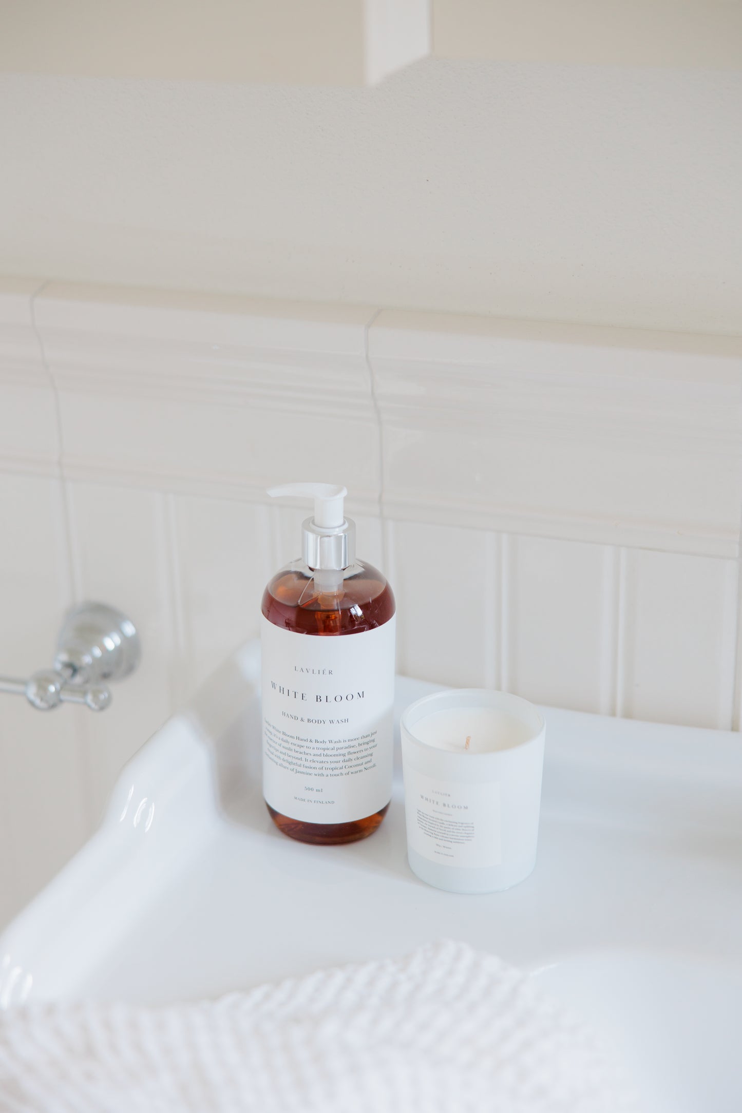Tuoksukynttilä WHITE BLOOM 150 g