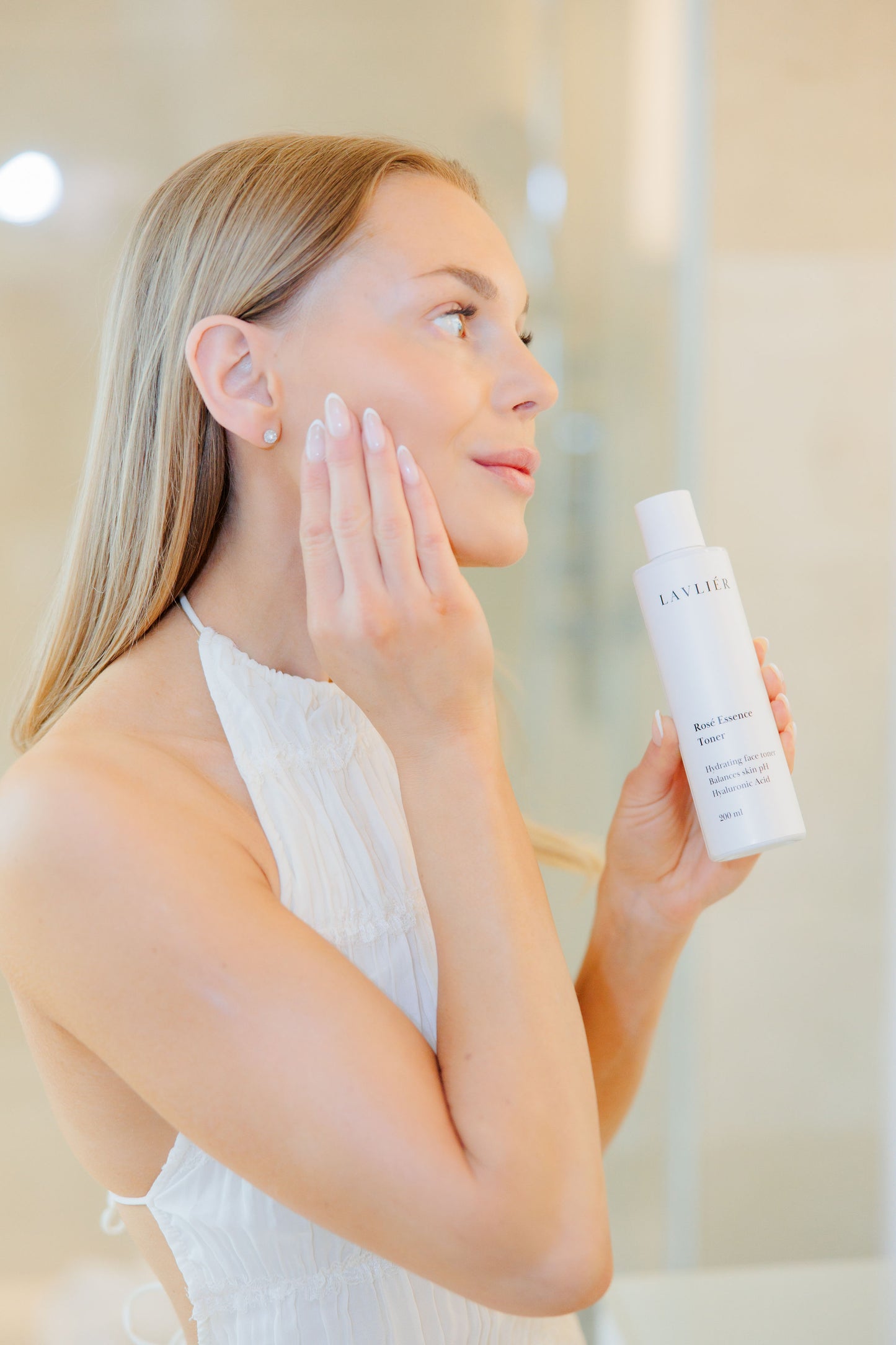 (ll-laatuinen) Rosé Essence Toner 200 ml