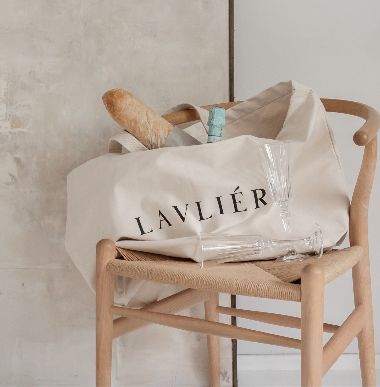 Lavliér Tote Bag
