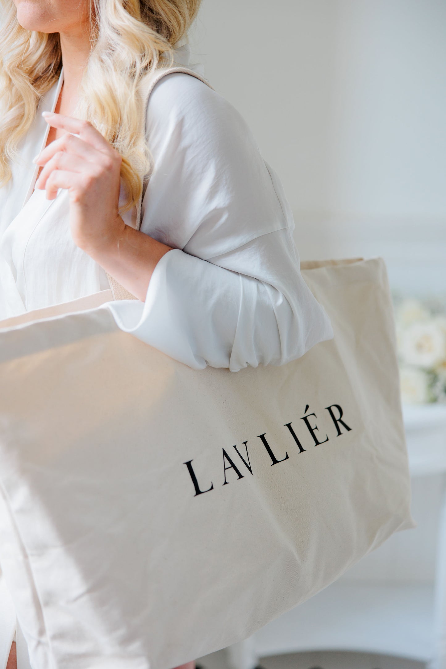 Lavliér Tote Bag