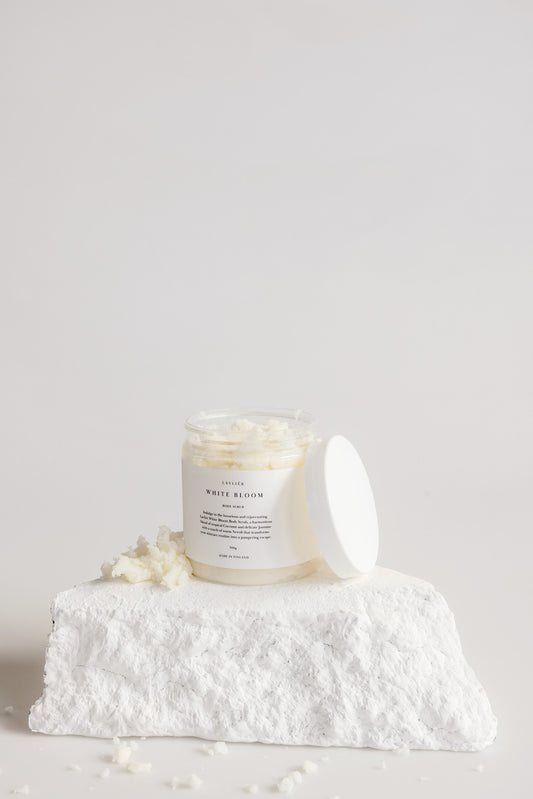 Body Scrub WHITE BLOOM 300 g