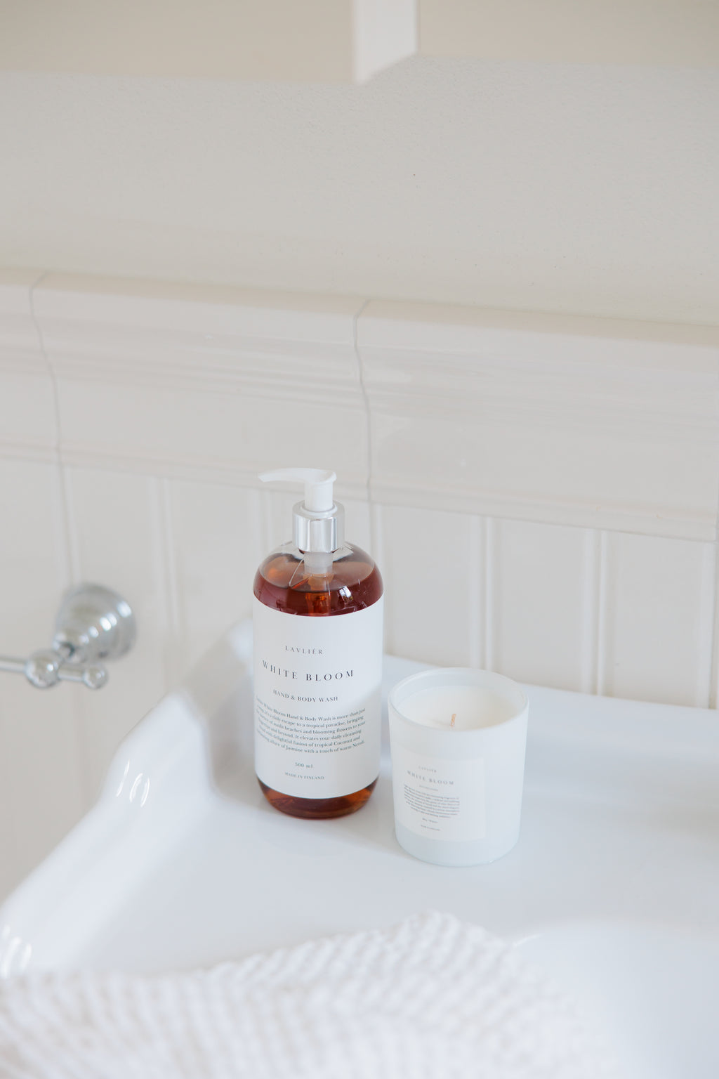 Nestesaippua WHITE BLOOM 500 ml