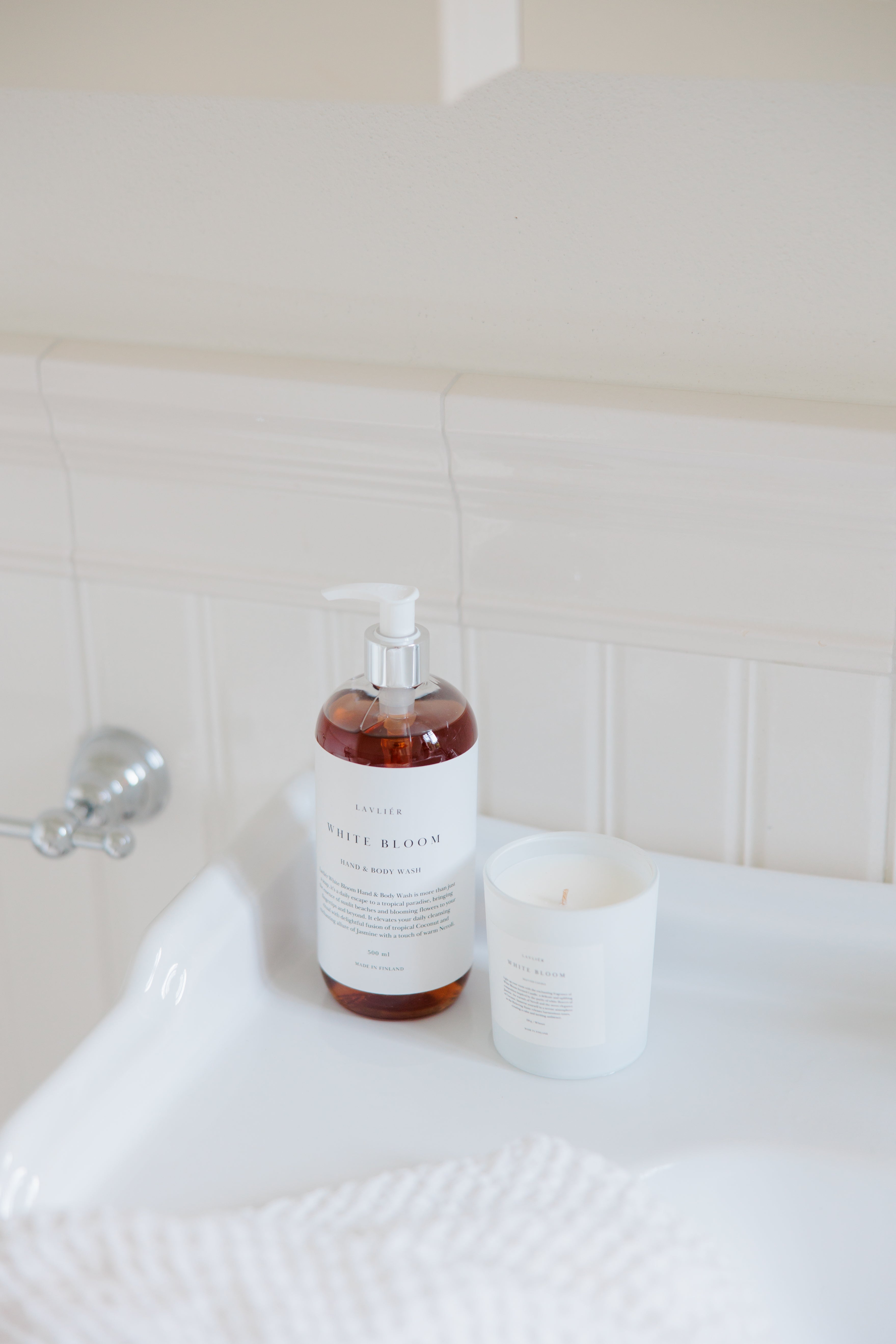 Nestesaippua WHITE BLOOM 500 ml