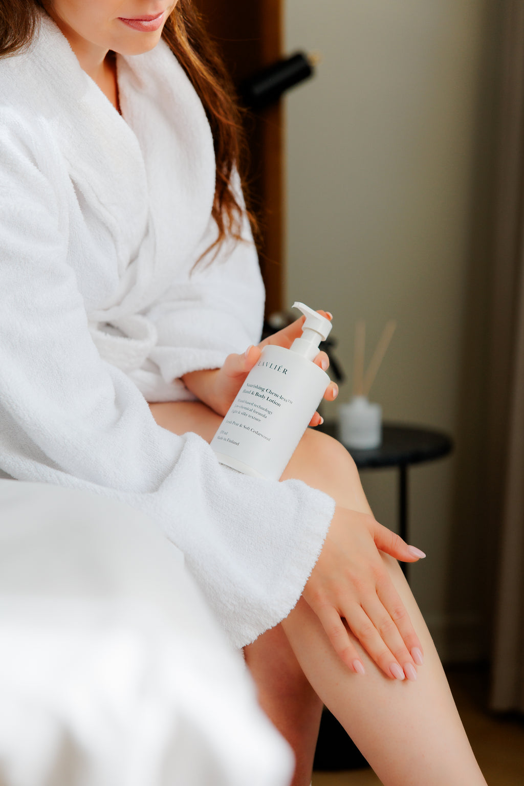 Nourishing Chem-less™ Hand & Body Lotion 370 ml Fresh Pear & Soft Cedarwood
