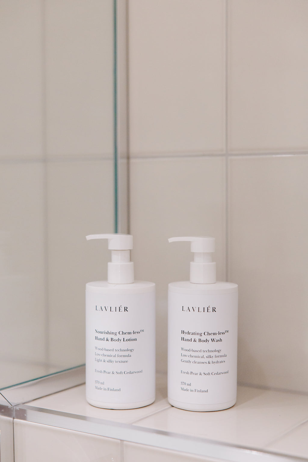 Nourishing Chem-less™ Hand & Body Lotion 370 ml Fresh Pear & Soft Cedarwood