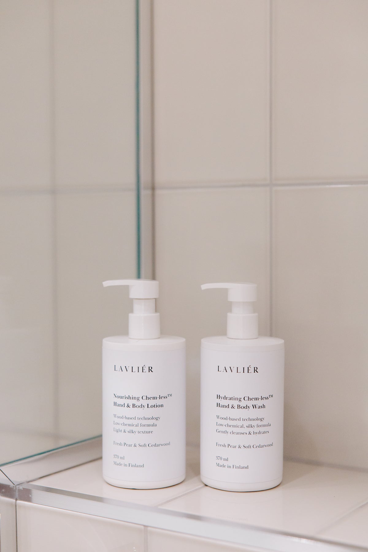 Nourishing Chem-less™ Hand & Body Lotion 370 ml Fresh Pear & Soft Cedarwood