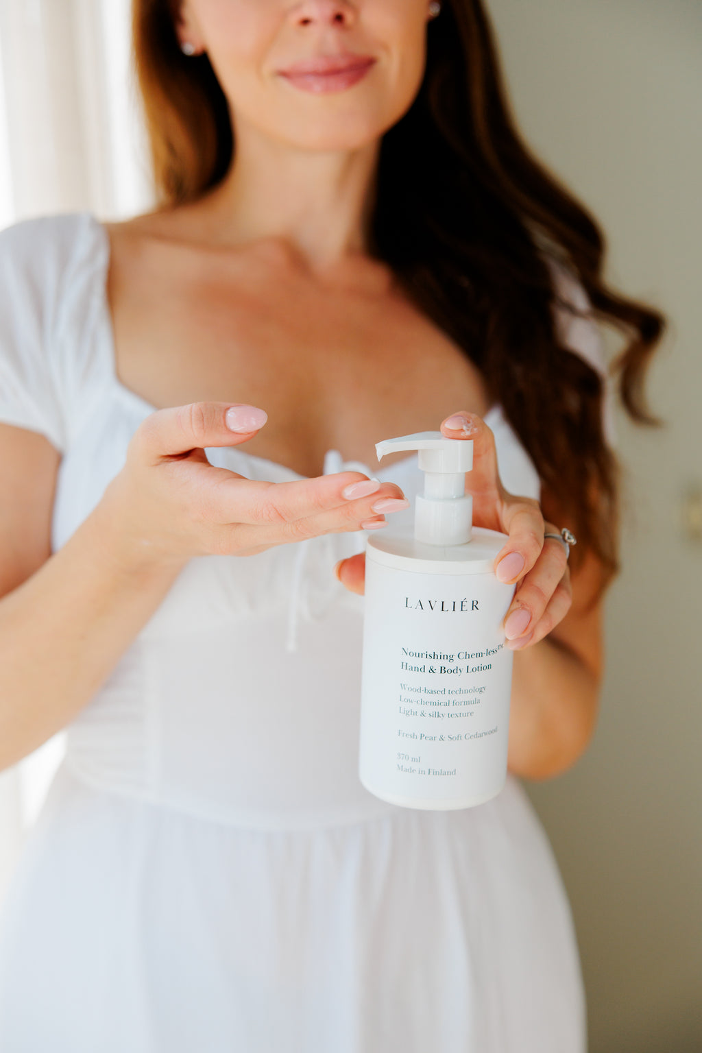 Nourishing Chem-less™ Hand & Body Lotion 370 ml Fresh Pear & Soft Cedarwood