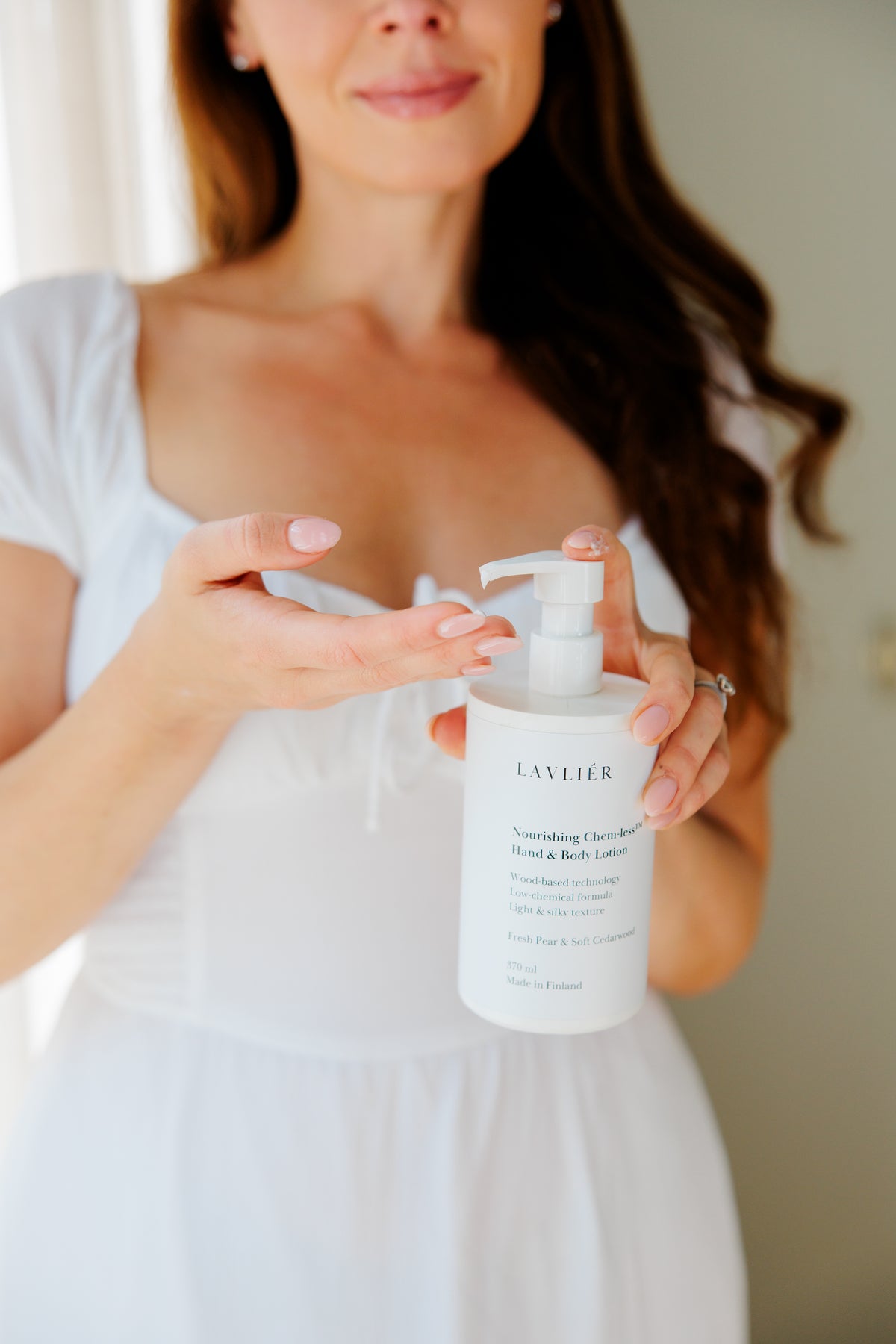 Nourishing Chem-less™  Hand & Body Lotion 370 ml Fresh Pear & Soft Cedarwood