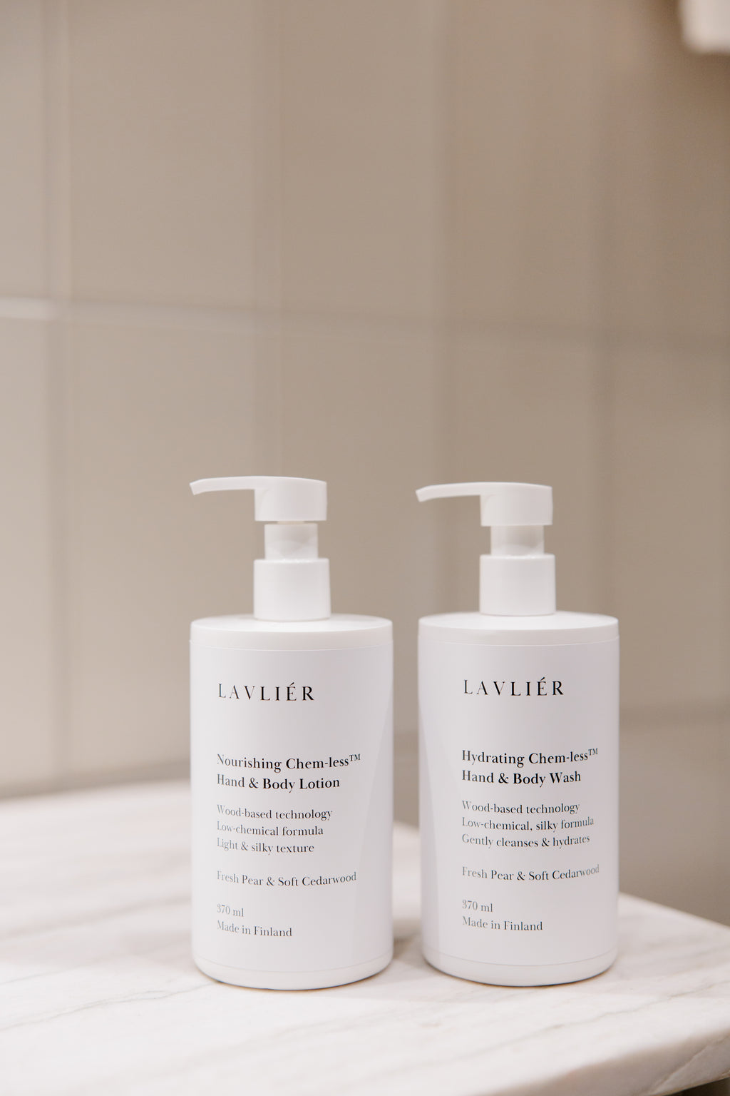 Nourishing Chem-less™ Hand & Body Lotion 370 ml Fresh Pear & Soft Cedarwood