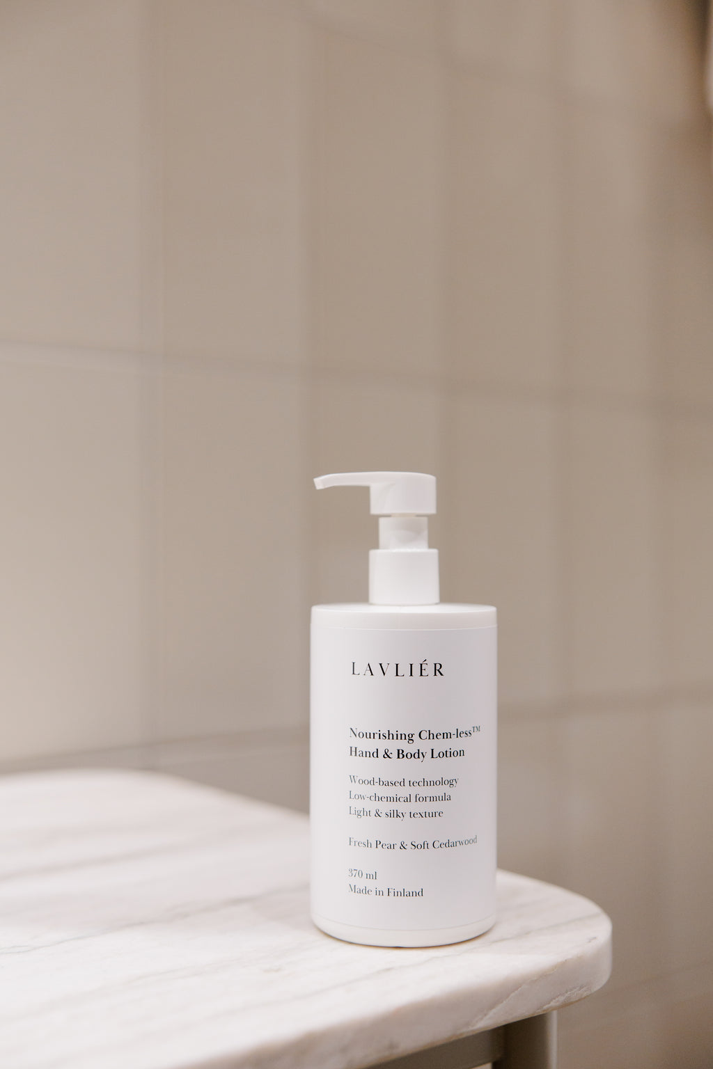Nourishing Chem-less™ Hand & Body Lotion 370 ml Fresh Pear & Soft Cedarwood