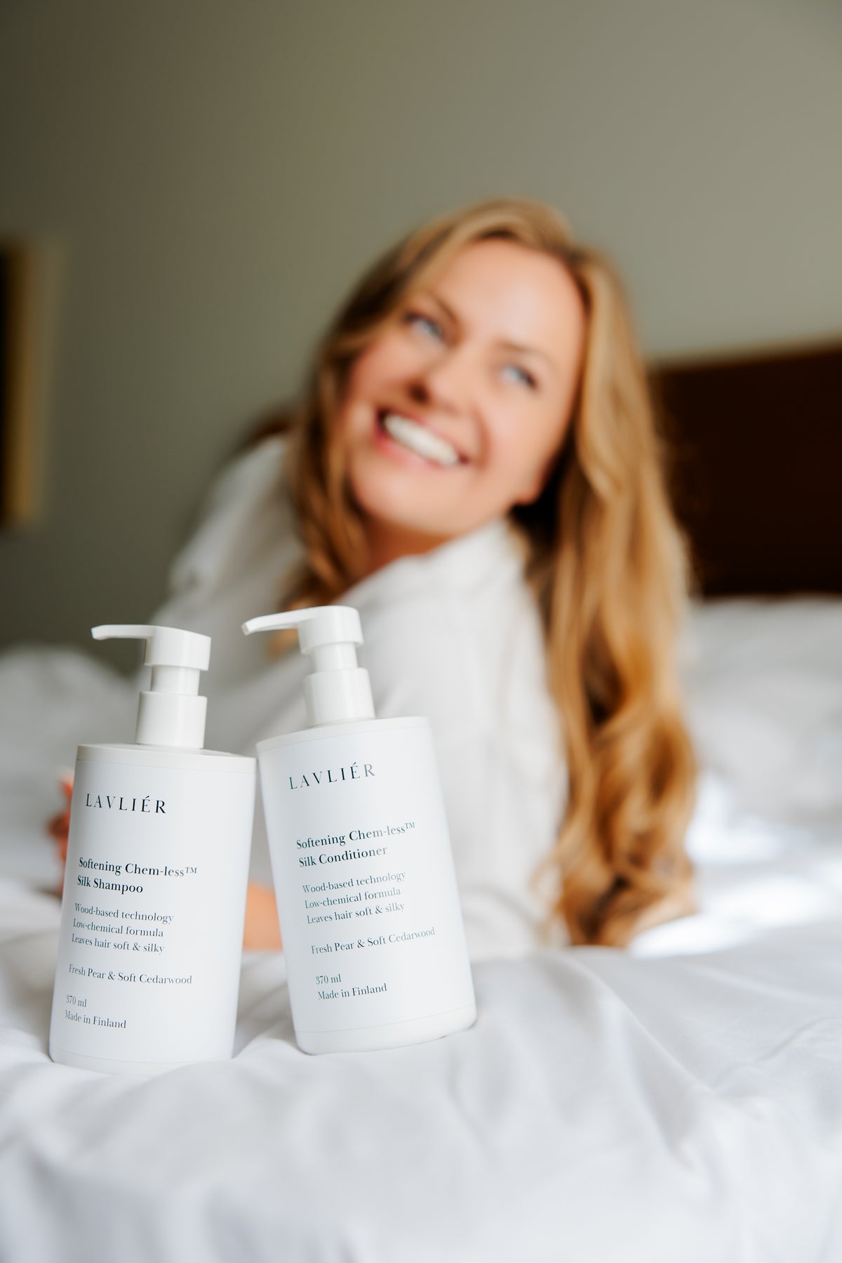 Softening Chem-less™ Silk Shampoo 370 ml Fresh Pear & Soft Cedarwood